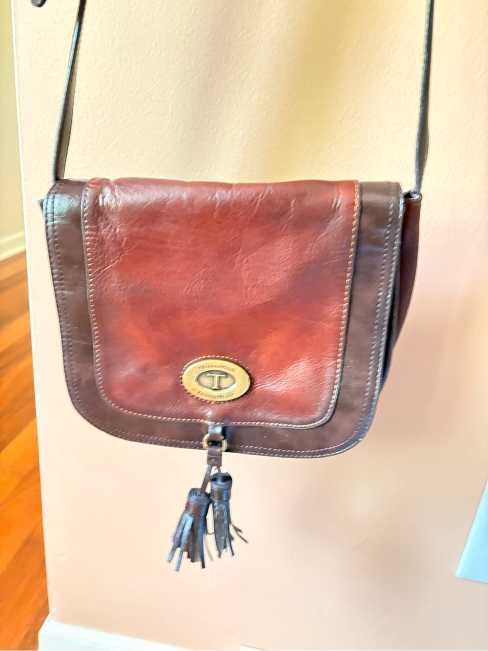 Tignanello brown leather shoulder purse satchel handbag crossbody w/tassels